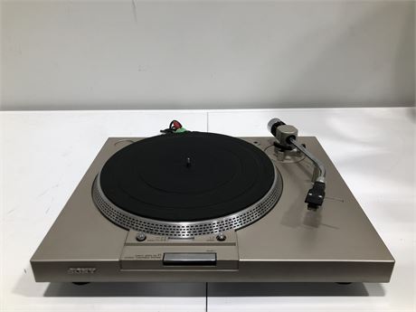SONY PS-T1 TURNTABLE (Works, needs dust cover)