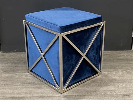 ROYAL BLUE & STAINLESS STEEL SEAT (16.5”X18”)