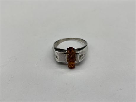STERLING SILVER AND AMBER RING - SIZE 7.75