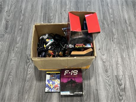BOX OF VIDEO GAMES ACCESSORIES, CORDS & ECT - SONIC HAS GAME, OTHER CASES EMPTY
