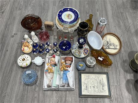 LARGE LOT OF VINTAGE COLLECTABLES