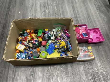 LARGE BOX LEGO WITH 12 FIGURES & 1 SEALED BOX