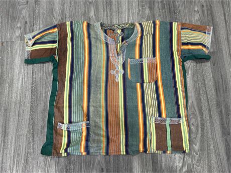 1960’s PSYCHEDELIC BEACH SHIRT SIZE M / L
