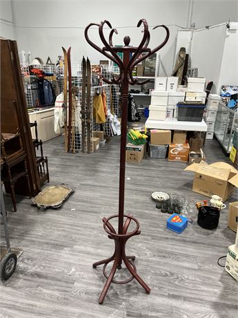 WOOD CLOTHING STAND (76” tall)