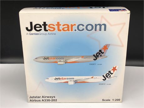 JETSTAR A320-202 DIE CAST MODEL 1:200 SCALE
