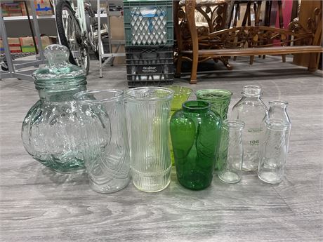 VINTAGE GLASSWARE INCL: MILK JUGS, VASES, GREEN GLASSWARE, & COOKIE JAR