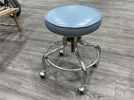 VINTAGE CHROME ROLLING STOOL (20” tall)