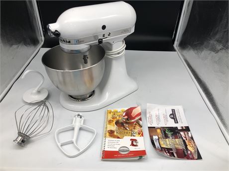 KITCHEN AID CLASSIC MIXER WITH ATTACHMENTS