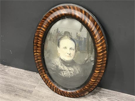 VICTORIAN OVAL FRAMED PORTRAIT OF WOMAN - ROUNDED GLASS (25”x19”)
