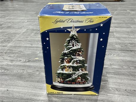 NEW OPEN BOX LIGHTED CHRISTMAS TREE