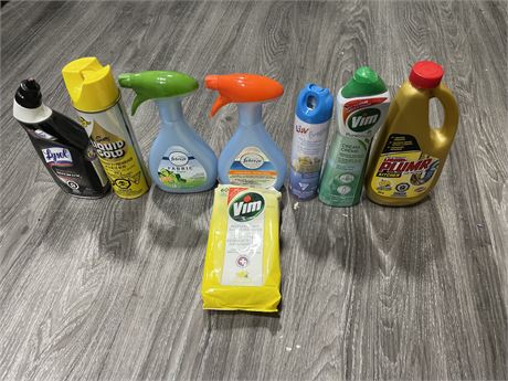 LOT OF 8 CLEANING SUPPLIES