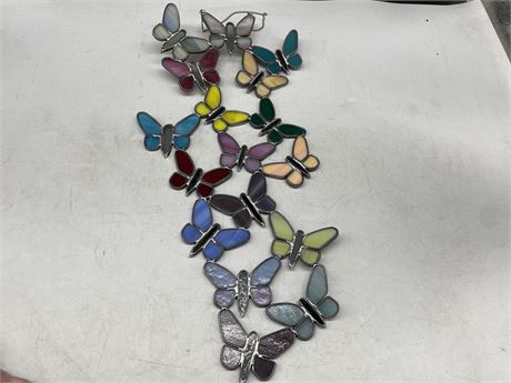 LEADED GLASS HANGING BUTTERFLY DISPLAY 18”