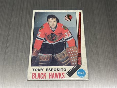 1969/70 OPC TONY ESPOSITO ROOKIE (Creased)