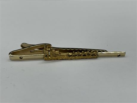 HICKOCK TIE CLIP WITH APPLIED GOLD NUGGET IDITEROD SLED DOGS