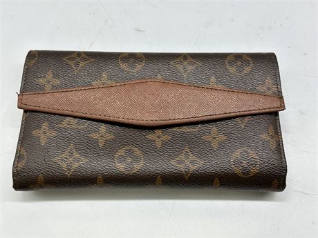 LOUIS VUITTON WALLET - AUTHENTICITY UNKNOWN / LARGE RIP IN TOP FLAP (AS IS)