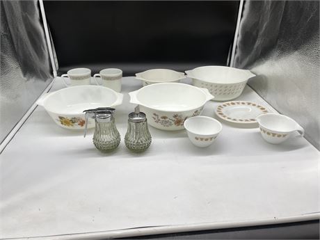 LOT OF PYREX, CORRELLE, SUGAR + SYRUP