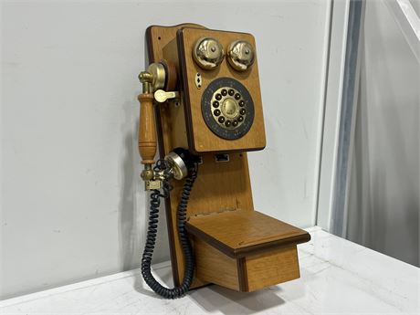 VINTAGE STYLE WALL PHONE (20”)