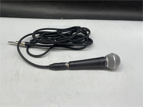 SHURE SM58 DYNAMIC MICROPHONE WITH CORD
