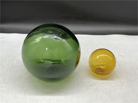 2 VINTAGE HAND BLOWN GLASS FISH FLOATS
