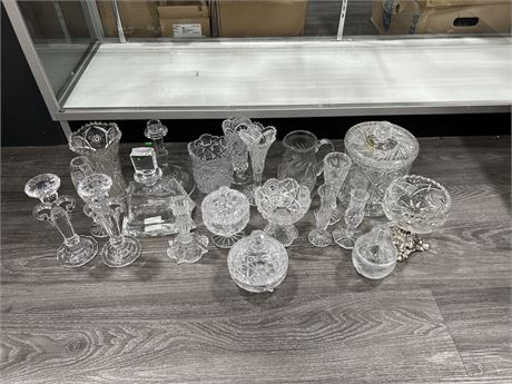 LARGE LOT OF HIGH QUALITY CRYSTALWARE