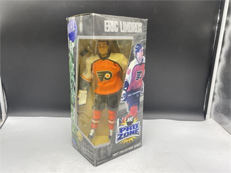 PLAYMATES COLLECTOR SERIES ERIC LINDROS 1FT FIGURE