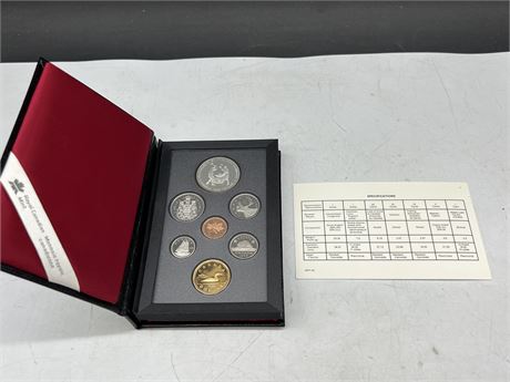 1988 RCM UNCIRCULATED DOUBLE DOLLAR SET - CONTAINS SILVER