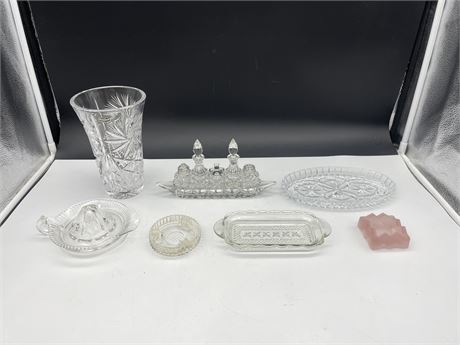 LOT OF CRYSTAL / GLASS PIECES