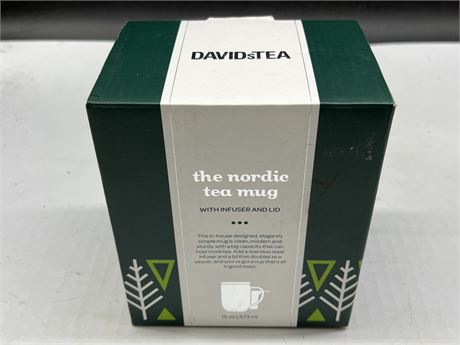 NEW DAVIDS TEA THE NORDIC TEA MUG WITH INFUSER AND LID (MIDNIGHT GREEN PINES)