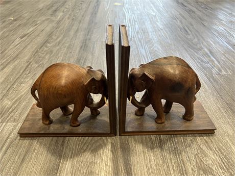 WOODEN ELEPHANT BOOKENDS - MISSING ONE TUSK EACH - 7”