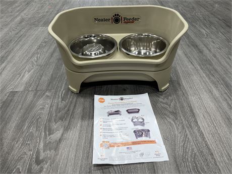 AS NEW PET NEATER FEEDER