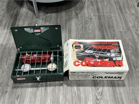 COLEMAN 2 BURNER COMPACT GAS CAMPING STOVE - LIKE NEW CONDITION