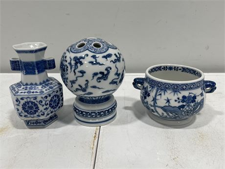 3 SIGNED CHINESE VASES (LARGEST 7”)
