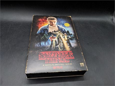 STRANGER THINGS SEASON 1 - LIMITED EDITION VHS STYLE BOX - BLURAY