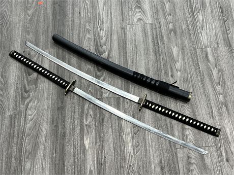 DECORATIVE STAINLESS STEEL DUAL SAMURAI SWORDS W/SHEATH (44”)