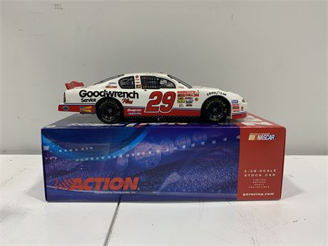 29 KEVIN HARVICK 1:18 STOCK CAR COLLECTABLE