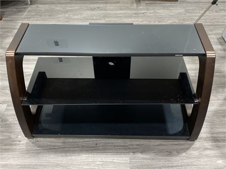 TV / ENTERTAINMENT STAND (19”x45”x23”)