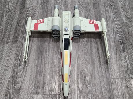 LARGE STAR WARS X-WING FIGHTER