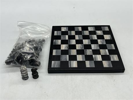 MARBLE CHESS BOARD COMPLETE W/ALL PIECES - BOARD IS 19CM x 19CM