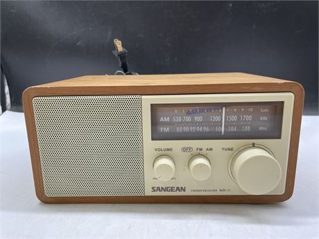 SANGEAN WR-11 RADIO