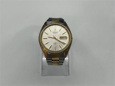 SEIKO AUTOMATIC STAINLESS & GOLD 17 JEWELS DAY/DATE WATCH