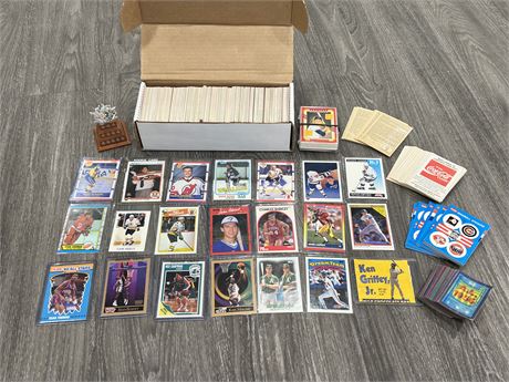 OVER 500+ SPORTS CARDS (Mostly 90s NHL / MLB) INCLUDES MANY STARS & ROOKIES