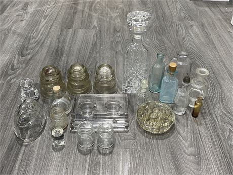LARGE AMOUNT OF VINTAGE BOTTLES, DECANTERS, GLASS (TALLEST IS 10.5”)