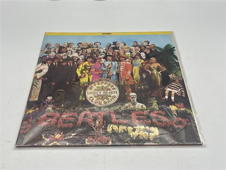 THE BEATLES - SGT. PEPPERS - EXCELLENT (E)