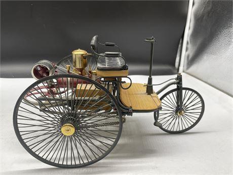 EARLY 1900’S STYLE DISPLAY CAR