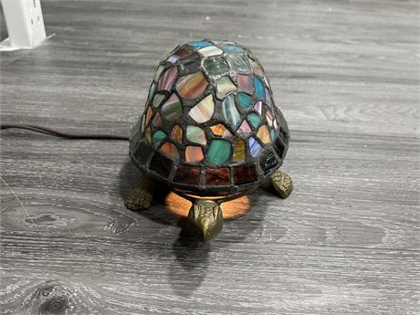 STAINED GLASS TURTLE LAMP