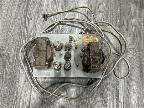 VINTAGE TUBE RECTIFIED POWER AMP