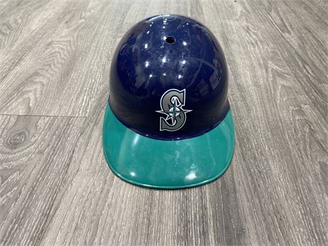 VINTAGE SEATTLE MARINERS CATCHERS HELMET (MADE IN THE USA)