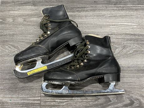 VINTAGE MADE IN CANADA ICE SKATES
