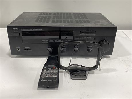 YAMAHA RX-395 STEREO RECEIVER & ANTENNA (Works)