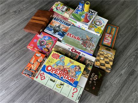 LOT OF BOARDS GAMES